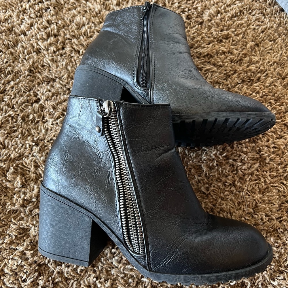 Brash Black Faux Leather Block Heel Ankle Boots with Dual Zippers